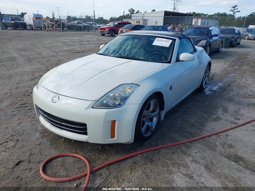 2006 Nissan 350Z Touring, Normal Wear & Tear, IAAI, VIN JN1AZ36A16M456055 — photo 2