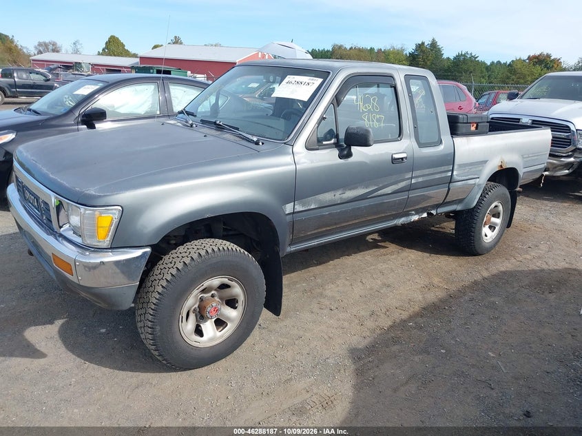 1991 Toyota Pickup 1/2 Ton Ex Lng Whlbse Dlx, Normal Wear & Tear, IAAI, VIN JT4RN13P0M6024731 — photo 2