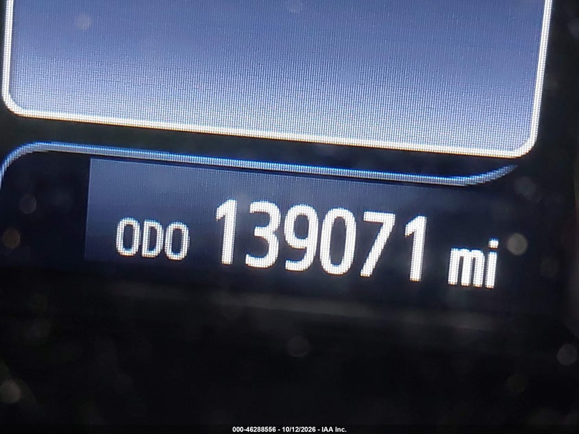 2017 TOYOTA CAMRY SE · Фото 16
