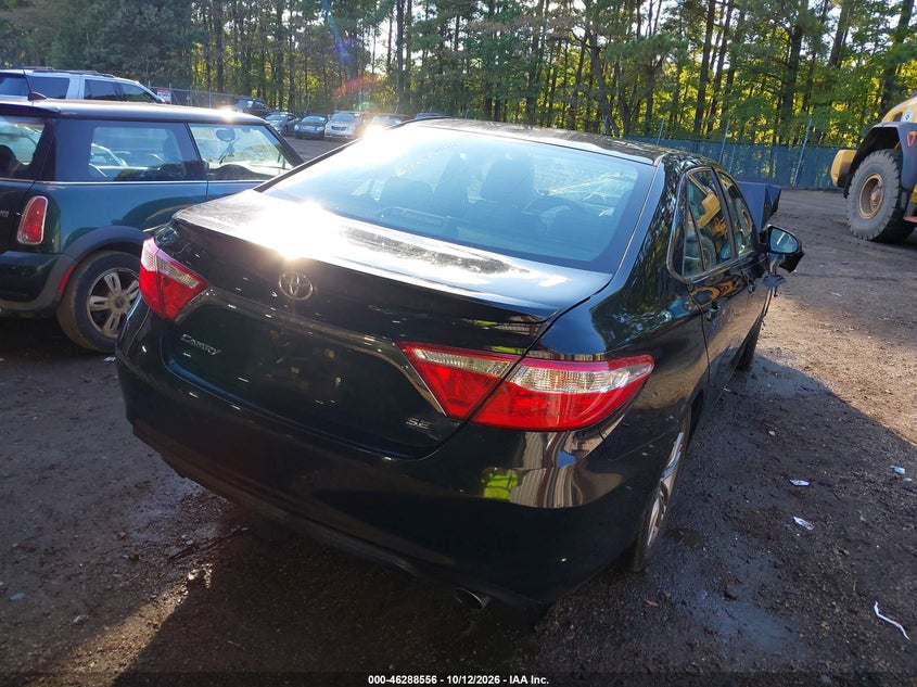 2017 TOYOTA CAMRY SE · Фото 4