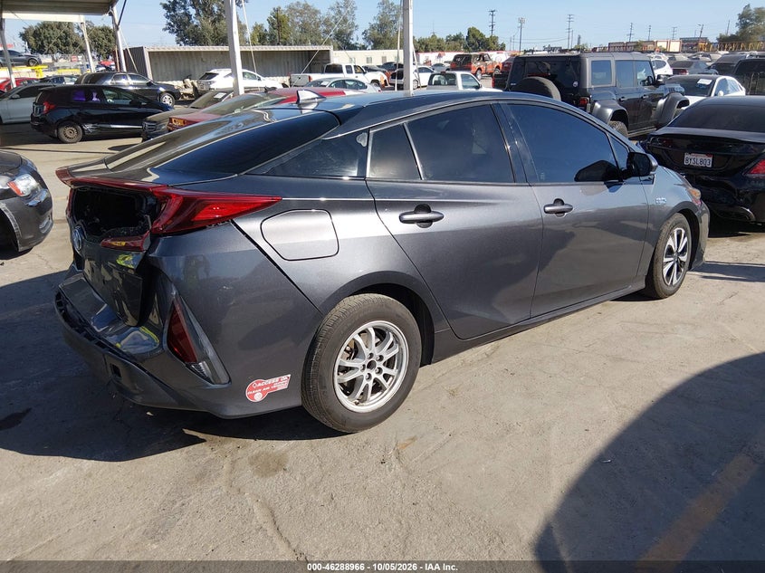 TOYOTA PRIUS PRIME - zdjęcie 4