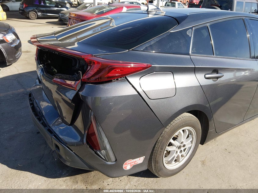 TOYOTA PRIUS PRIME - zdjęcie 14