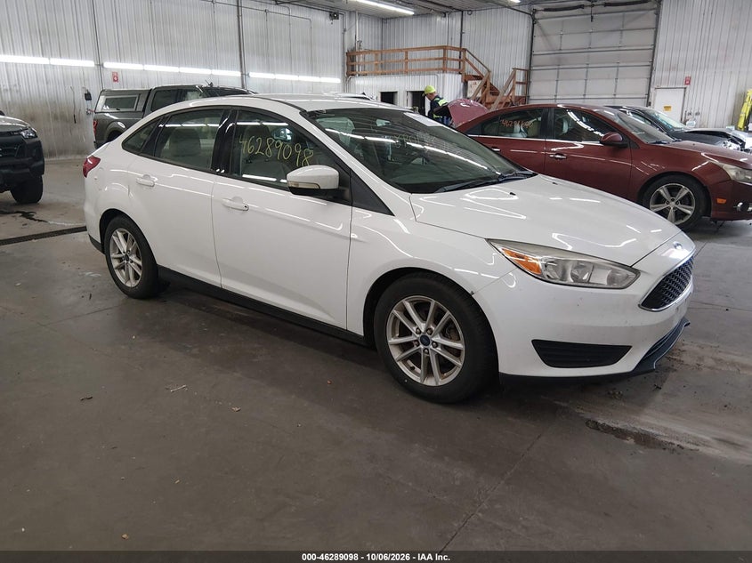 Vin: 1fadp3f23fl364577, lot: 46789261, ford focus se 20151