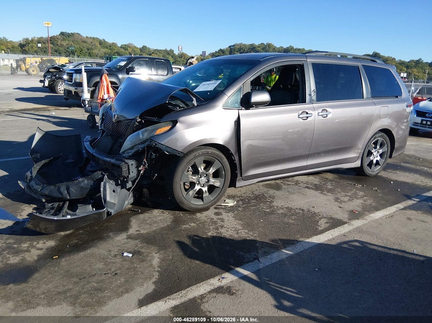 Vin: 5tdxk3dc5fs674388, lot: 46789272, toyota sienna se 8 passenger 20152
