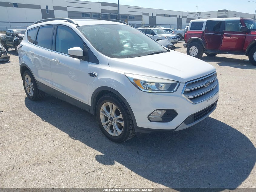 Vin: 1fmcu0gd6jua73423, lot: 46789379, ford escape se 20181
