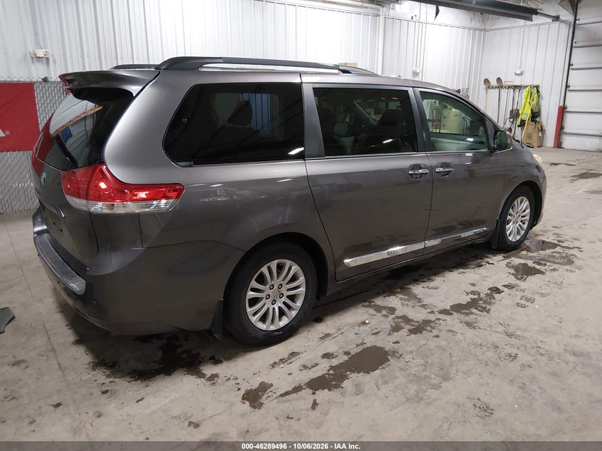 Vin: 5tdyk3dcxds334073, lot: 46789659, toyota sienna xle v6 8 passenger 20134