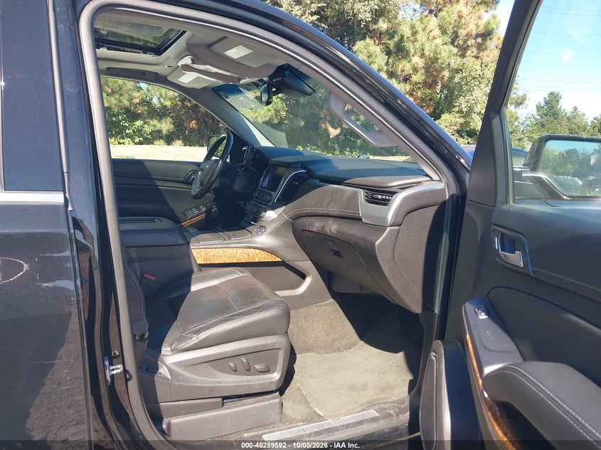 CHEVROLET SUBURBAN - zdjęcie 5