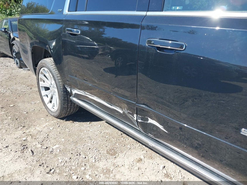 CHEVROLET SUBURBAN - zdjęcie 6