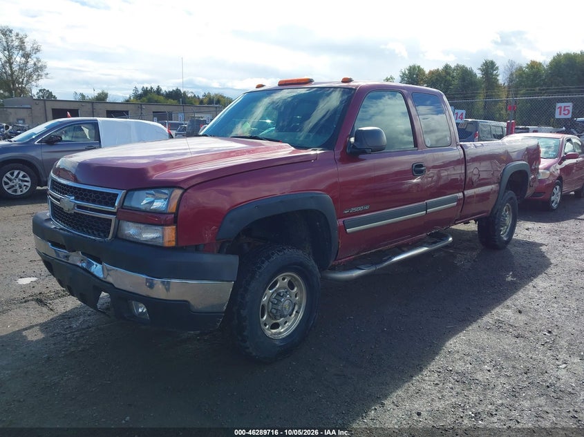2006 CHEVROLET SILVERADO 2500HD LT1 · Photo 2