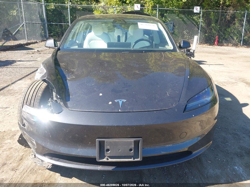 TESLA MODEL 3 - zdjęcie 11