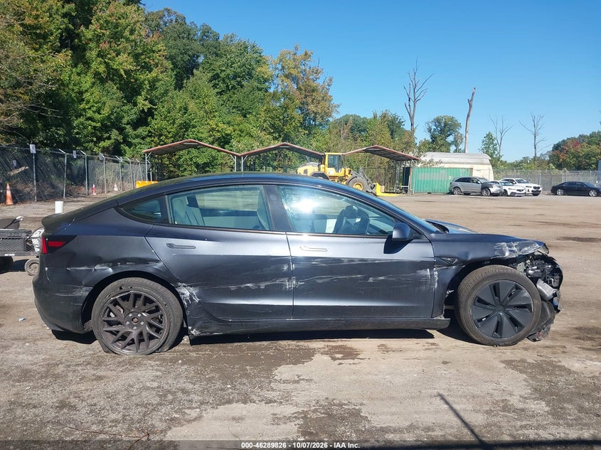 TESLA MODEL 3 - zdjęcie 12