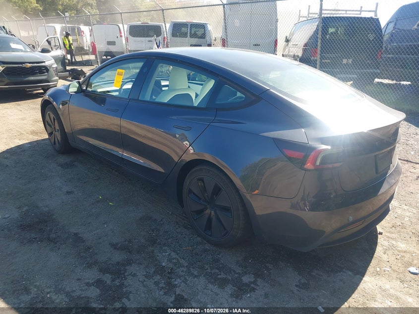 TESLA MODEL 3 - zdjęcie 3