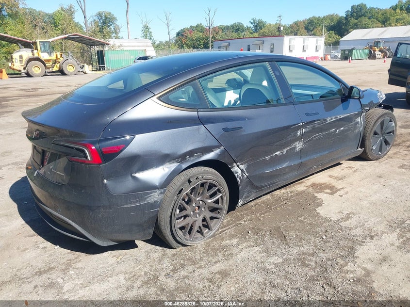 TESLA MODEL 3 - zdjęcie 4