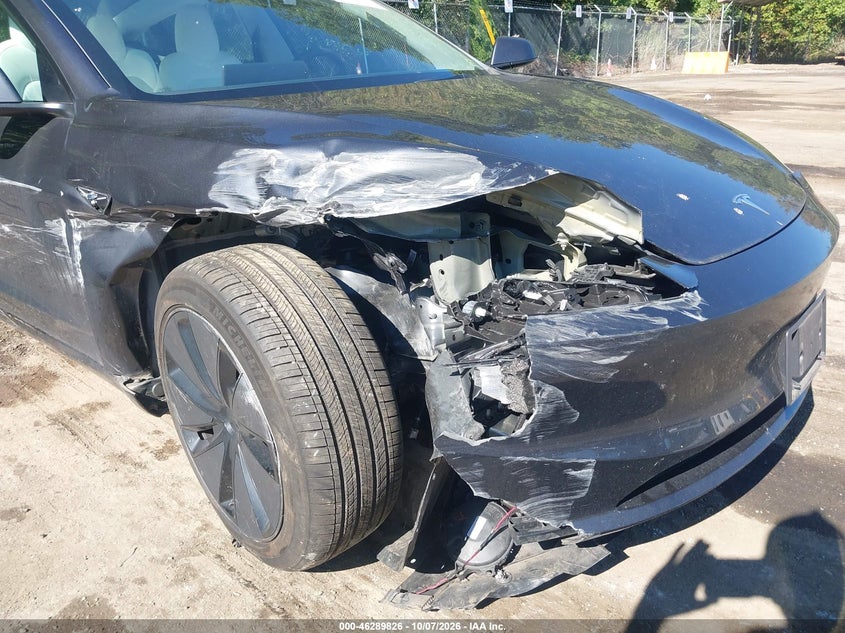 TESLA MODEL 3 - zdjęcie 6