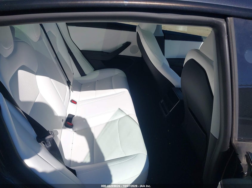 TESLA MODEL 3 - zdjęcie 8