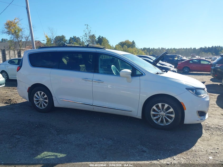 CHRYSLER PACIFICA 2017 VIN 2C4RC1BGXHR795851