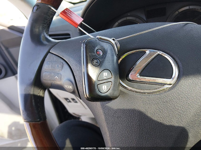 2009 LEXUS ES 350 · Photo 11