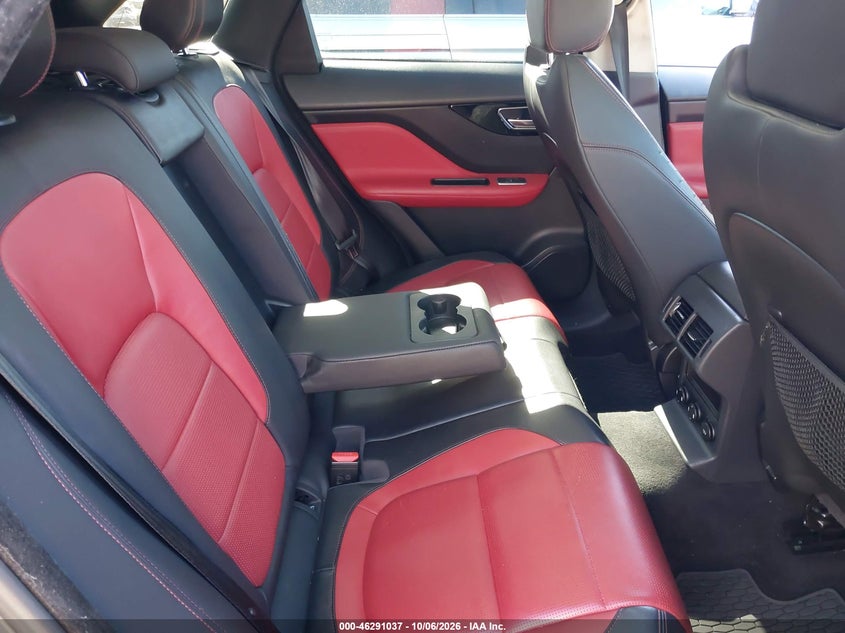 Фото 8 - JAGUAR F-PACE