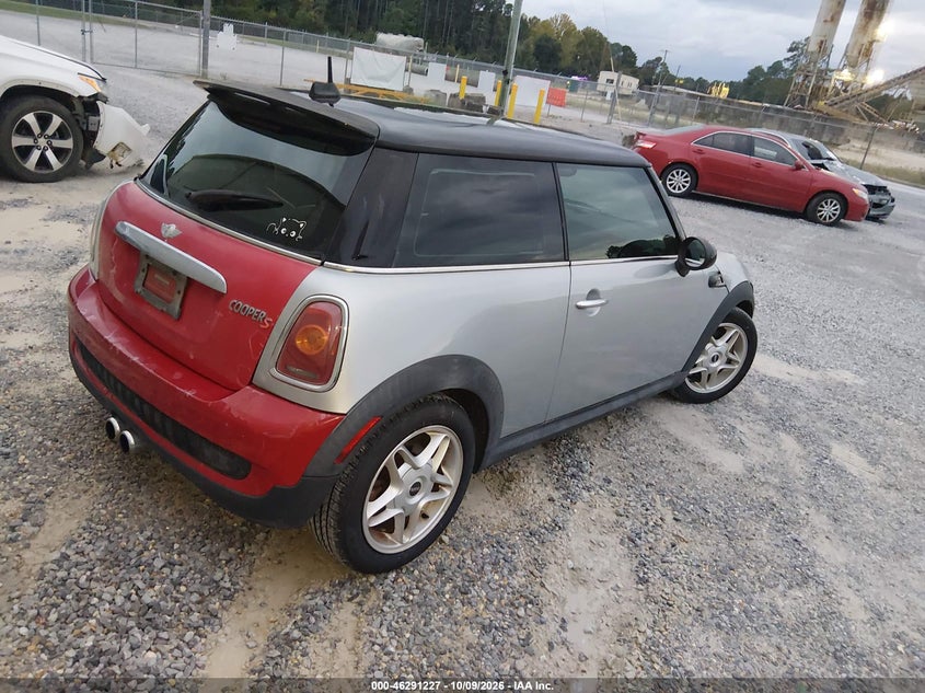 2007 MINI COOPER S · Фото 4