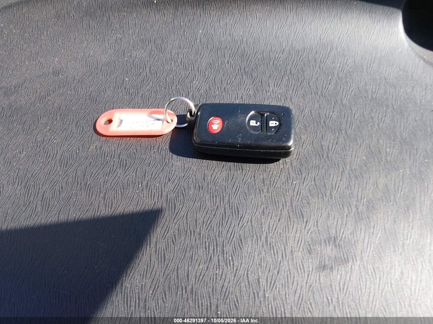 2015 TOYOTA PRIUS TWO · Photo 11