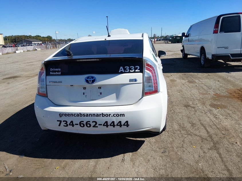2015 TOYOTA PRIUS TWO · Photo 16