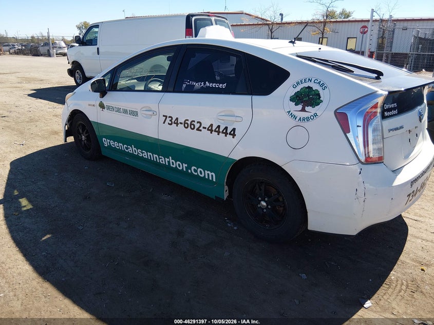 2015 TOYOTA PRIUS TWO · Photo 3