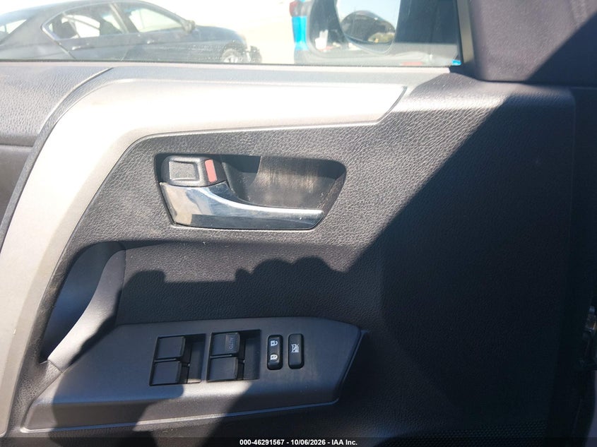 TOYOTA RAV4 - zdjęcie 21