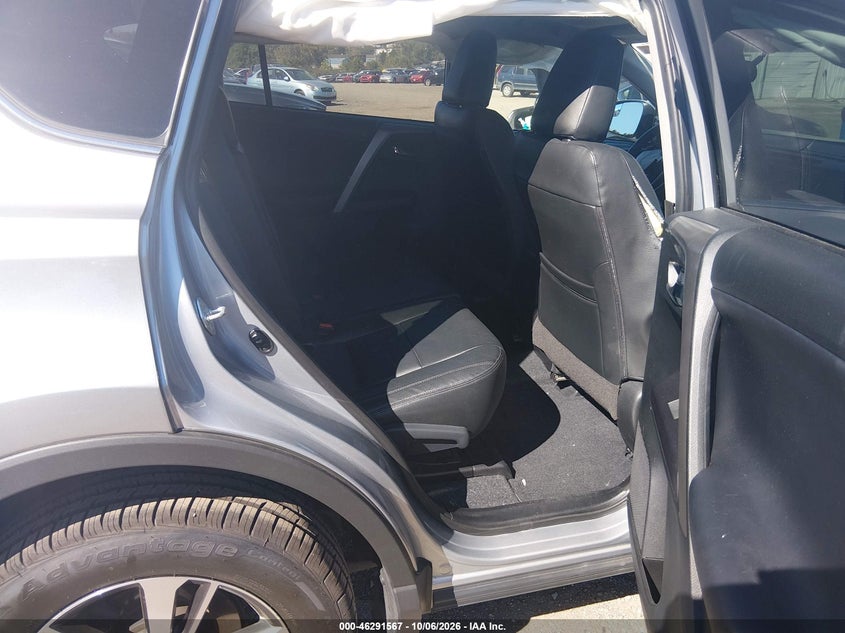TOYOTA RAV4 - zdjęcie 8