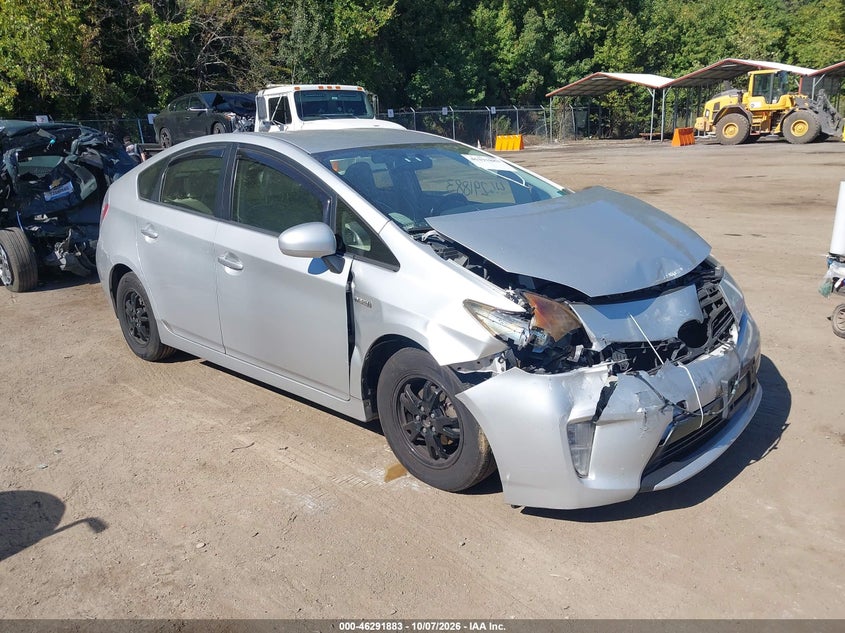 Vin: jtdkn3duxf0408040, lot: 46792046, toyota prius three 20151