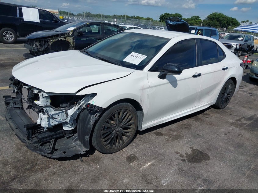 TOYOTA CAMRY - zdjęcie 2