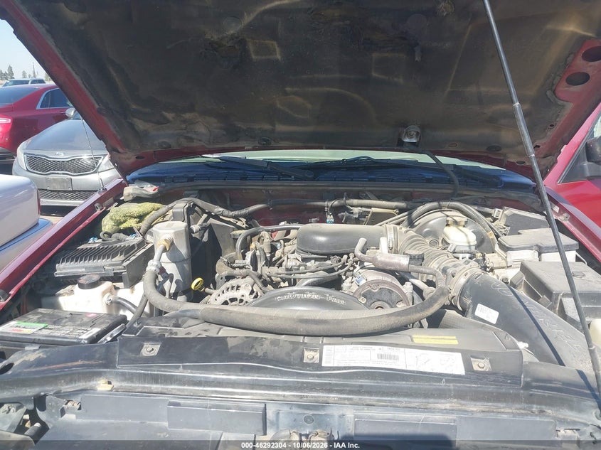 GMC JIMMY 2000 VIN 1GKDT13W8Y2228945