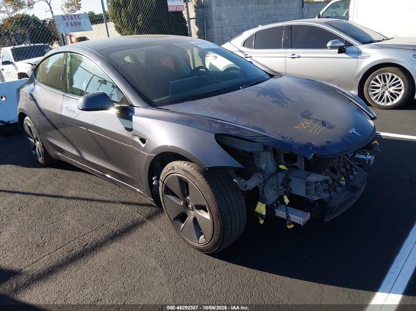 TESLA MODEL 3 - zdjęcie 1