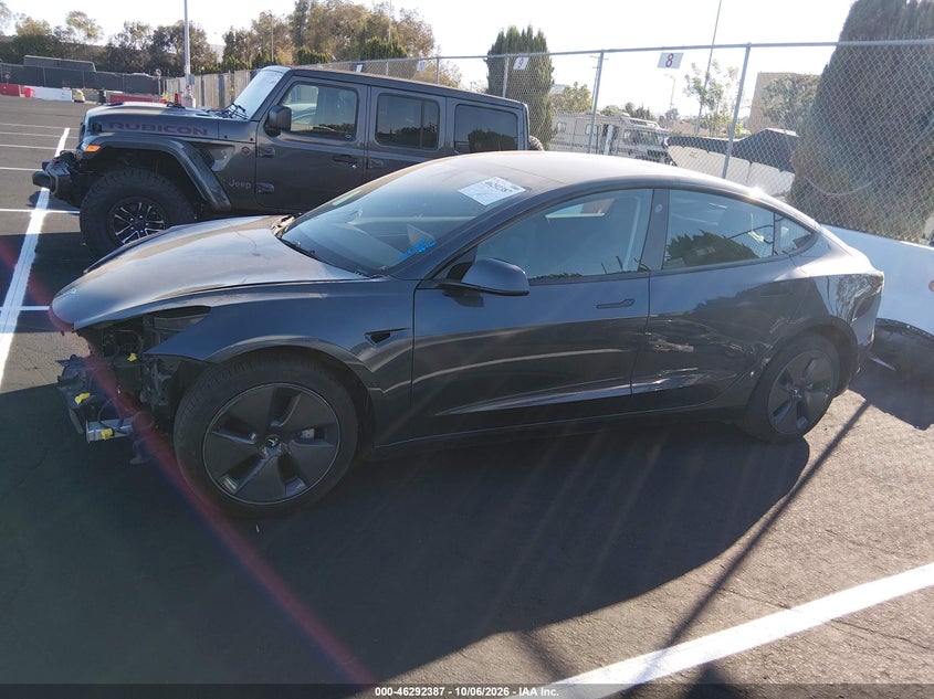 TESLA MODEL 3 - zdjęcie 15