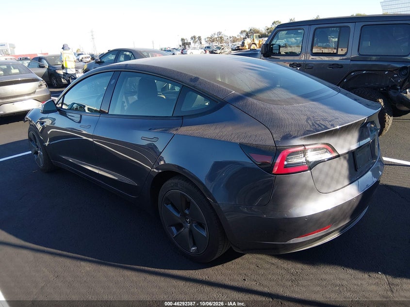 TESLA MODEL 3 - zdjęcie 3