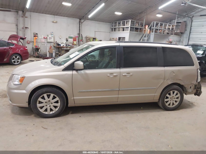 2014 CHRYSLER TOWN & COUNTRY TOURING · Фото 14