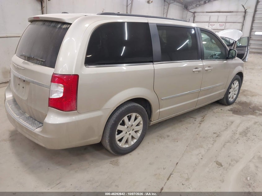 2014 CHRYSLER TOWN & COUNTRY TOURING · Фото 4
