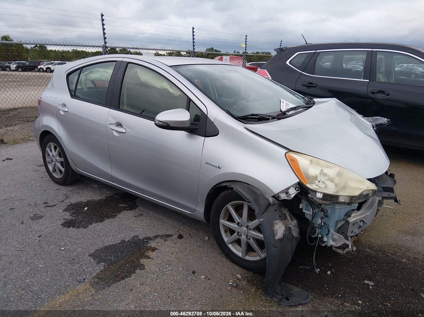Vin: jtdkdtb30d1552801, lot: 46792871, toyota prius c three 2013 img_1
