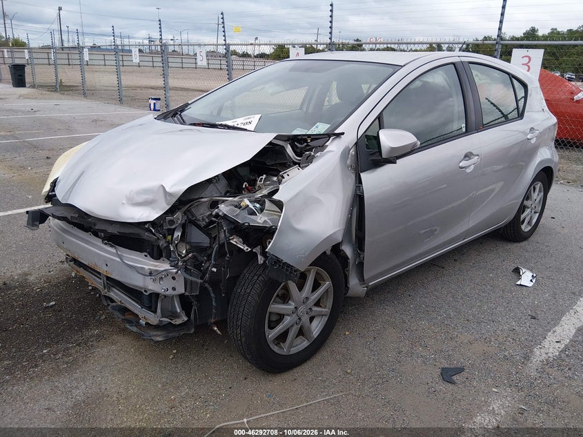 Vin: jtdkdtb30d1552801, lot: 46792871, toyota prius c three 20132