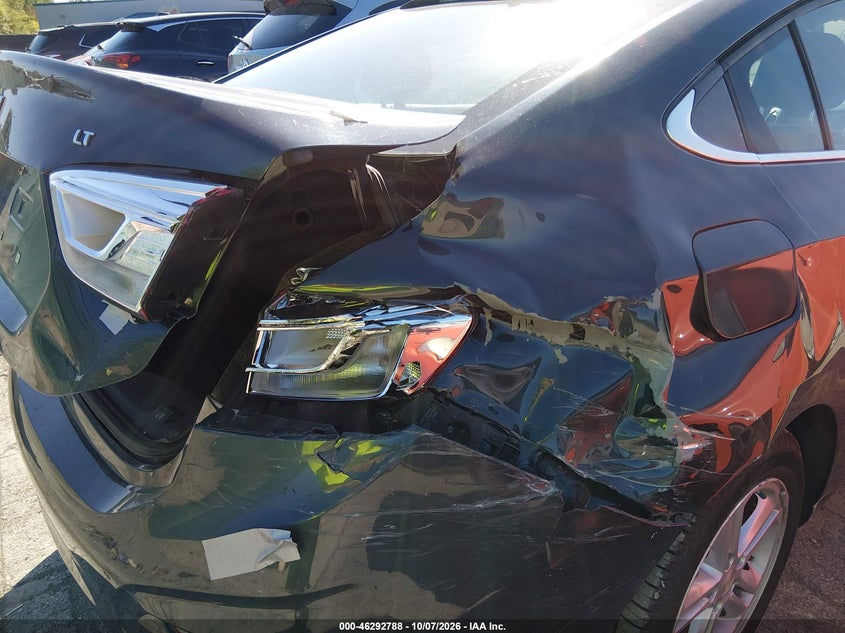 CHEVROLET CRUZE 2018 VIN 1G1BE5SM9J7114264