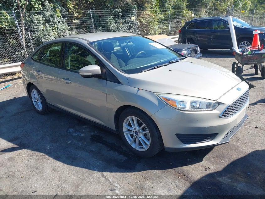 2015 FORD FOCUS SE
