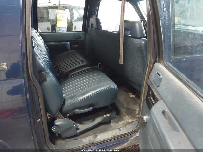CHEVROLET SUBURBAN 1994 VIN 1GNGK26K3RJ436241