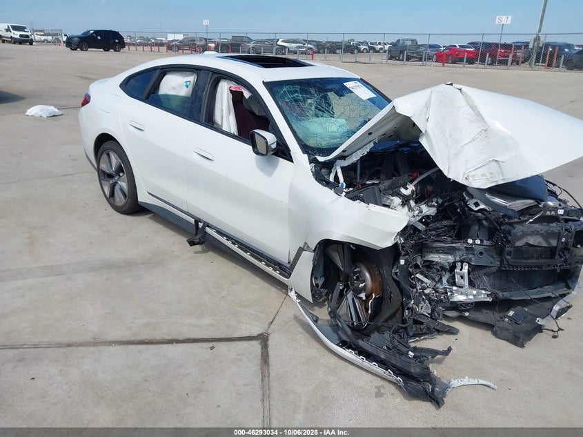 Vin: wby43aw03pfp80247, lot: 46793197, bmw i4 edrive35 2023 img_1