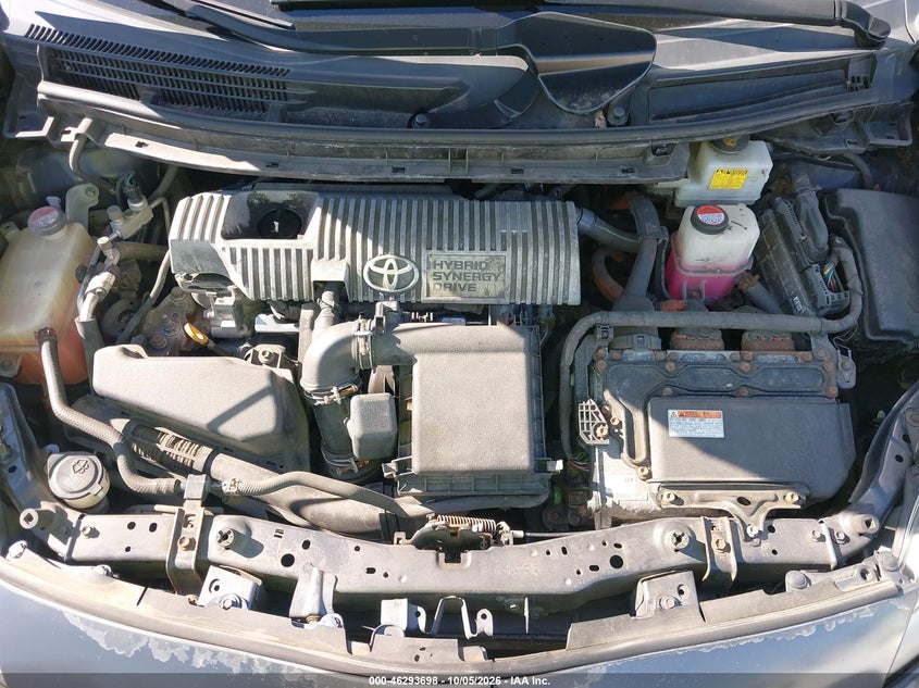 2015 TOYOTA PRIUS TWO · Фото 10