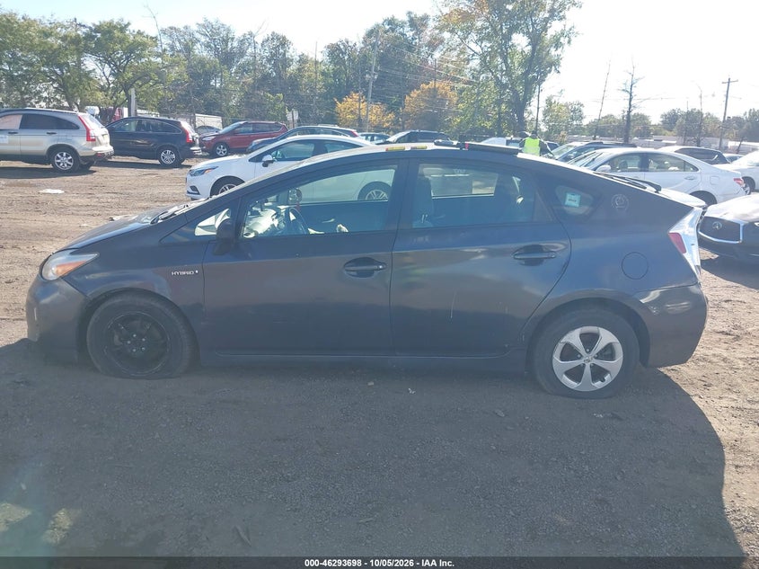 2015 TOYOTA PRIUS TWO · Фото 14