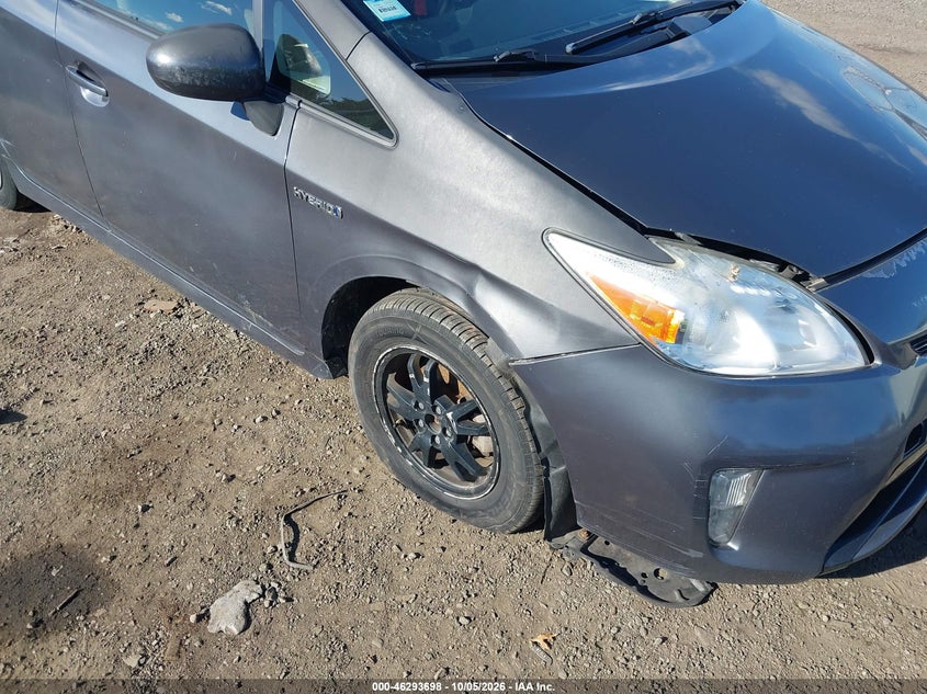 2015 TOYOTA PRIUS TWO · Фото 18