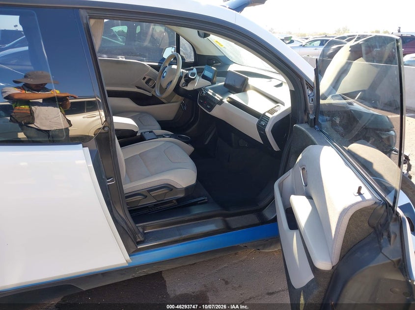 2017 BMW I3 94 AH W/RANGE EXTENDER · Photo 5
