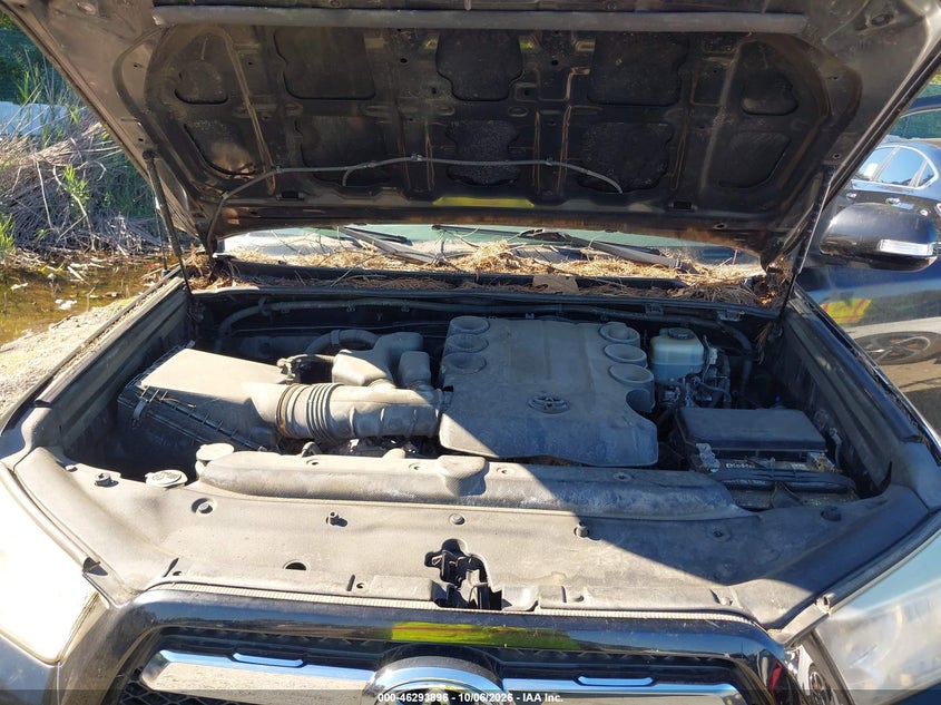 2012 TOYOTA 4RUNNER SR5 · Фото 10
