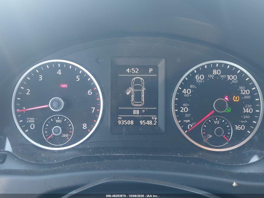 VOLKSWAGEN TIGUAN LIMITED 2018 VIN WVGBV7AXXJK001740