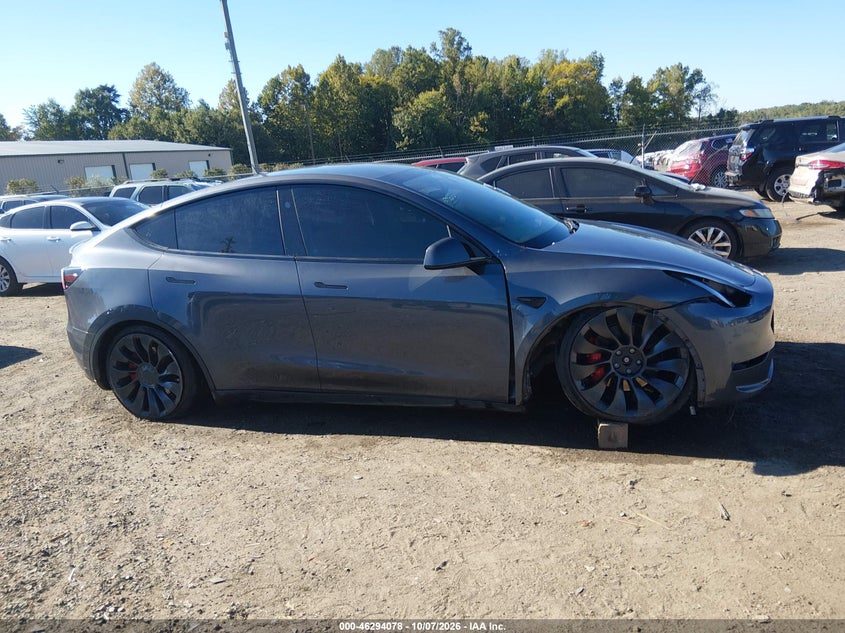 TESLA MODEL Y - zdjęcie 14