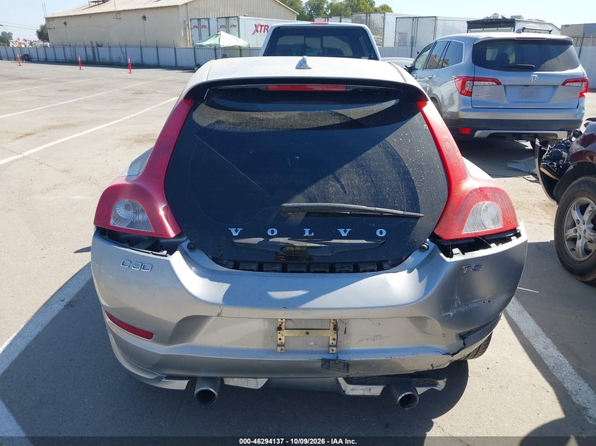 VOLVO C30 2011 VIN YV1672MK8B2235907